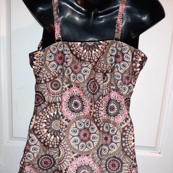 Swimsuit - Picture 2 of 3